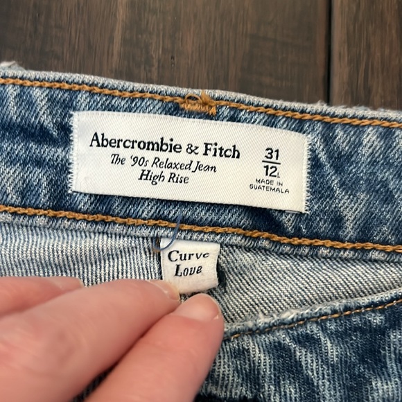 Abercrombie curve love jeans 90s relaxed size 31 long tried not worn - Picture 4 of 10